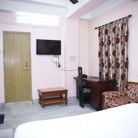 Spot On 37646 Hotel Centre Palace Silchar Esterno foto