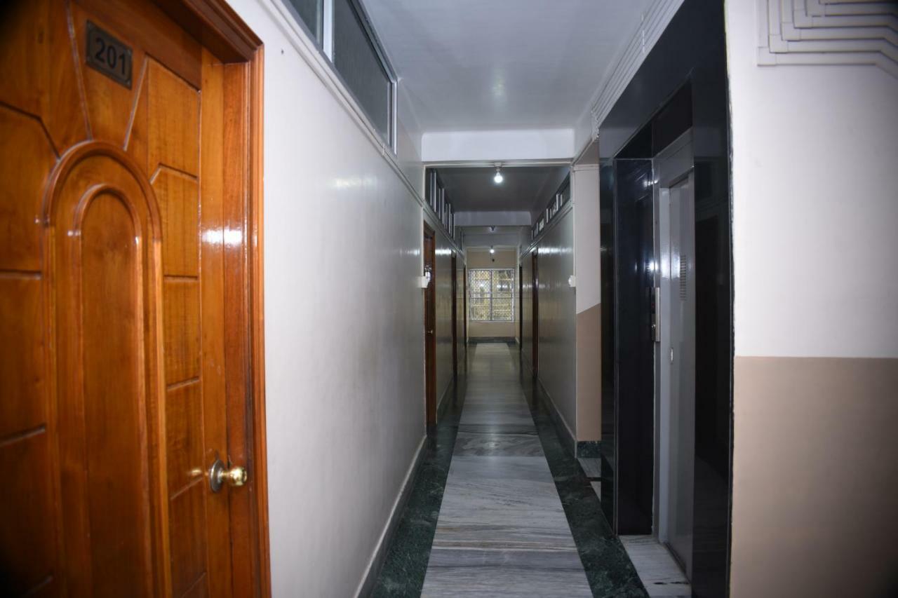 Spot On 37646 Hotel Centre Palace Silchar Esterno foto