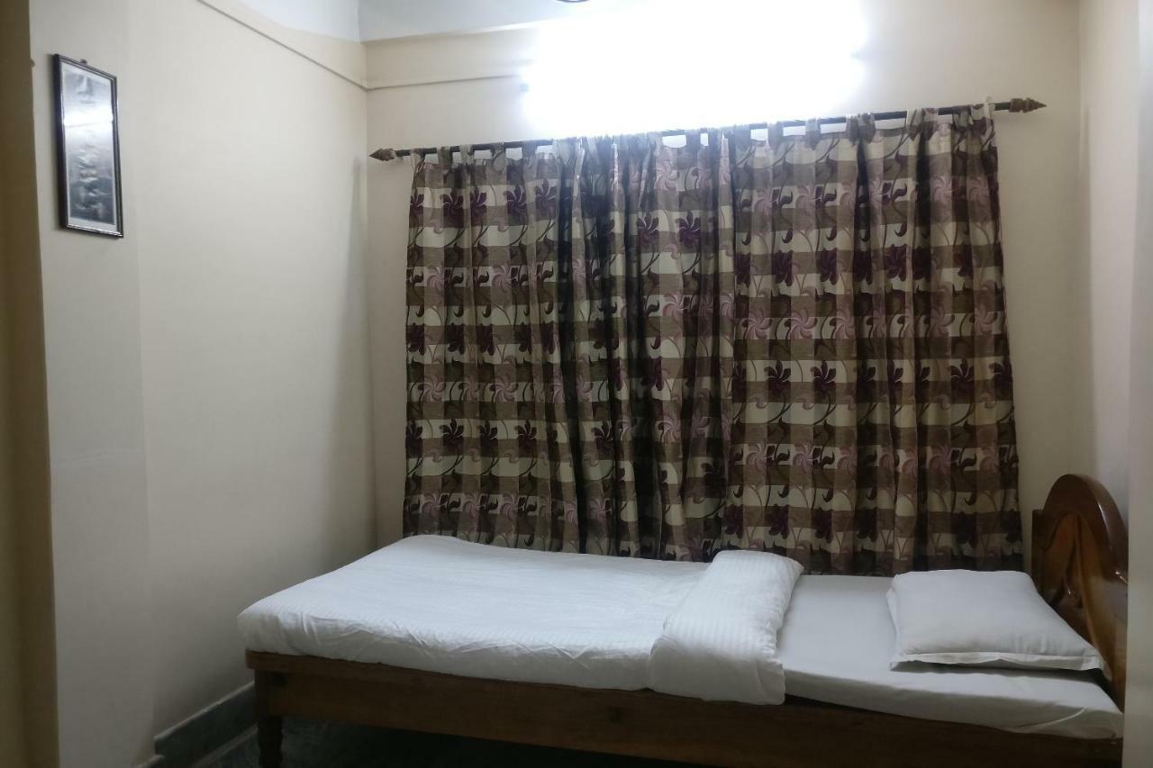 Spot On 37646 Hotel Centre Palace Silchar Esterno foto