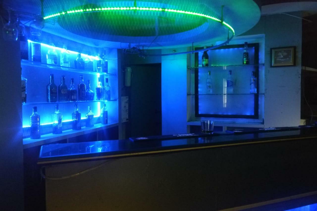 Spot On 37646 Hotel Centre Palace Silchar Esterno foto