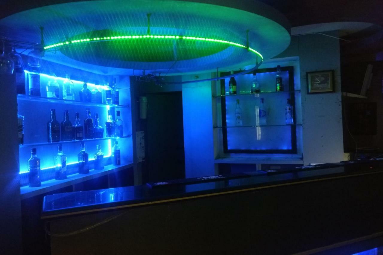 Spot On 37646 Hotel Centre Palace Silchar Esterno foto