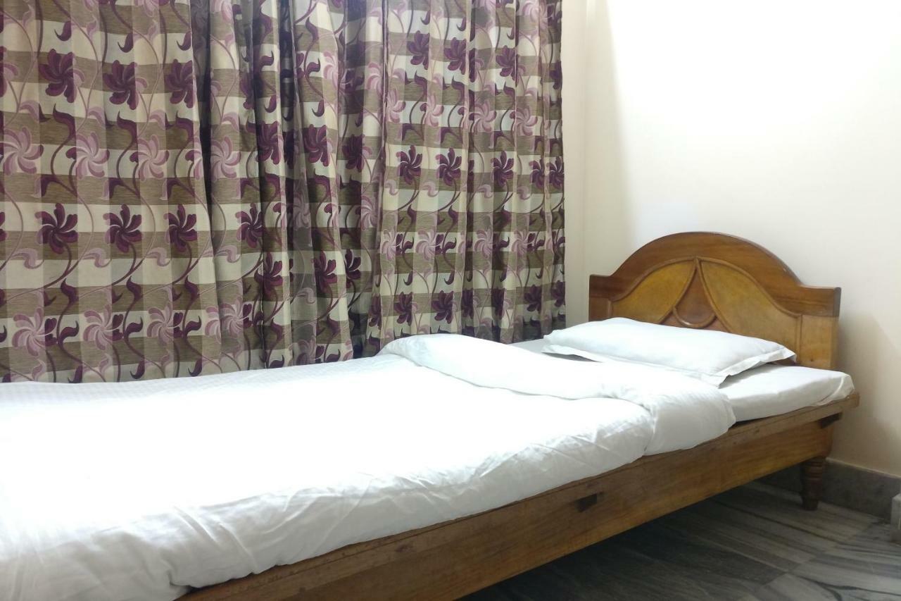 Spot On 37646 Hotel Centre Palace Silchar Esterno foto