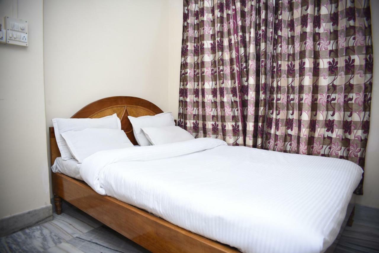 Spot On 37646 Hotel Centre Palace Silchar Esterno foto